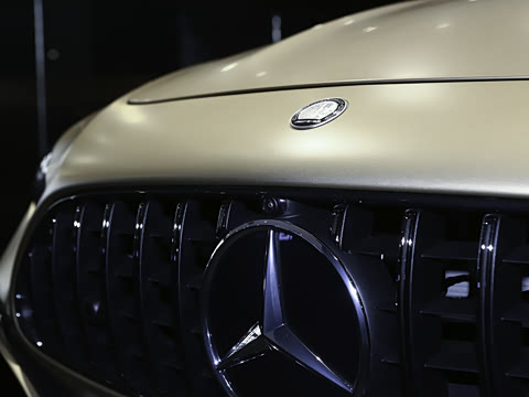 2026�� AMG SL 63 Golden Coast