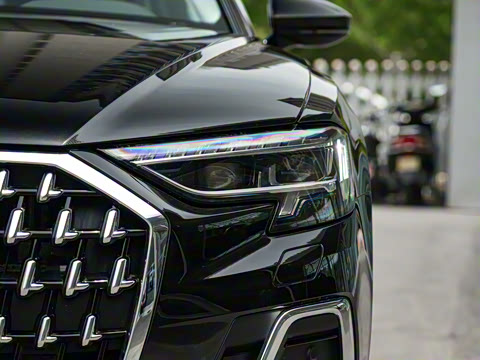 2026�� A8L 45 TFSI quattro ������