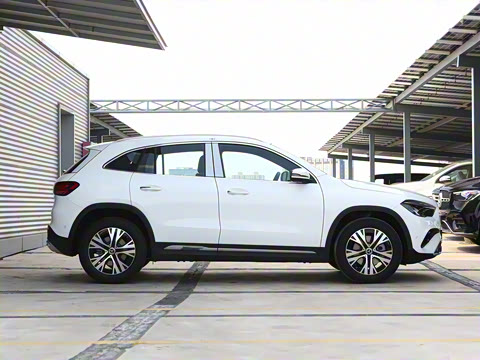 2025�� �Ŀ� GLA 220