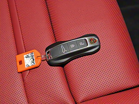 2023�� �Ŀ� Panamera 4 E-Hybrid ����� 2.9T