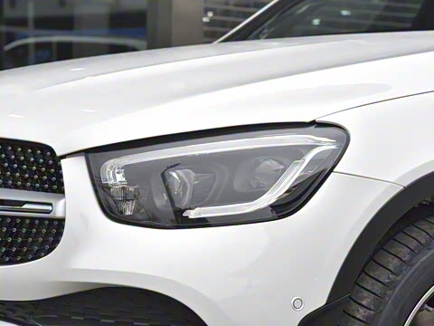 2022�� �Ŀ� GLC 300 L 4MATIC ������