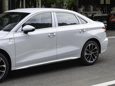 2023�� �Ŀ� A3L Limousine 35 TFSI ��ȡ�˶���