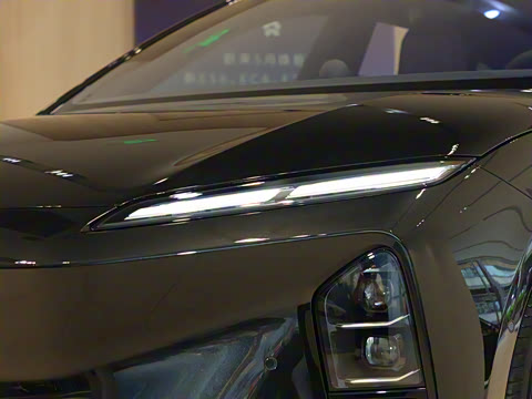 2025�� 75kWh Touring