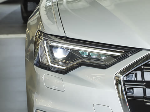 2025�� �Ŀ� 45 TFSI quattro ��ѡ������