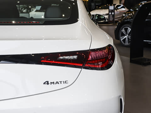 2025�� CLE 300 4MATIC �����ͽ��ܳ�