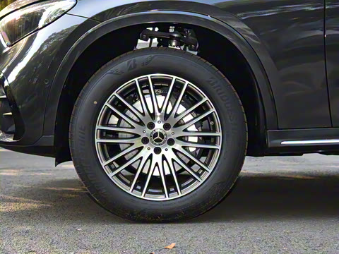 2023�� GLC 300 L 4MATIC ������ 7��