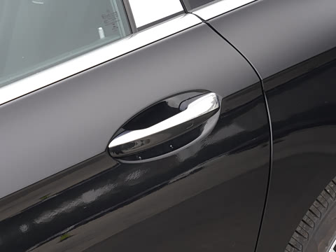 2022�� �Ŀ��� E 350 e L ���ʽ��϶����˶��γ�