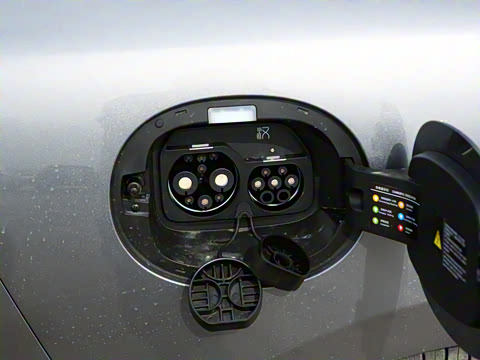 2025�� EV �Ǽݰ� 701KM������