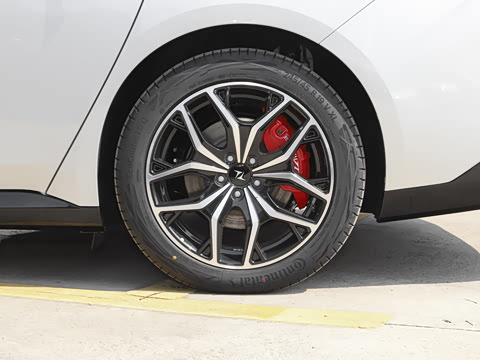 2025�� ���� 650ProѲ����