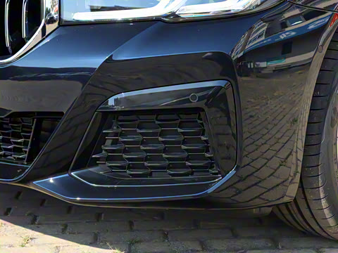 2022�� �Ŀ�� 530i M�˶���װ