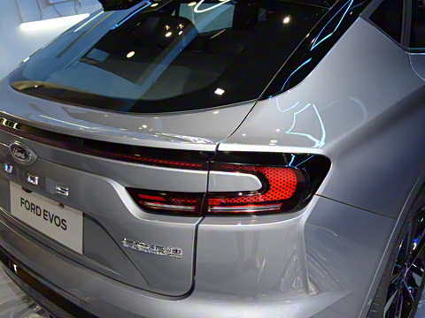 2022�� EcoBoost 245 ST-Line