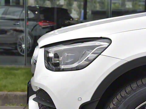 2022�� �Ŀ� GLC 300 L 4MATIC ������