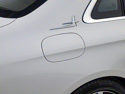 2023�� E 350 e L ���ʽ��϶����γ�