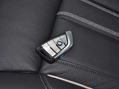 2022�� �Ŀ� 530i ���а� M�˶���װ