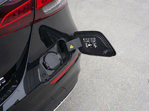 2022�� �Ŀ��� E 350 e L ���ʽ��϶����˶��γ�