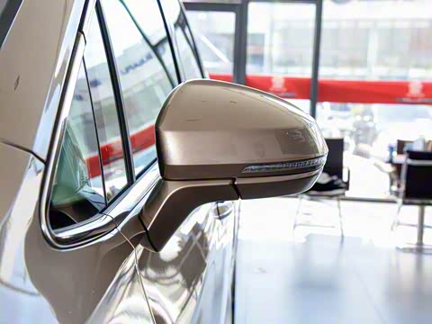 2020�� 380TSI ����