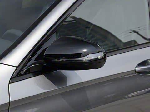 2020�� �Ŀ� E 260 �˶���