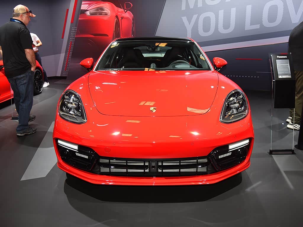 Porsche Panamera II, Лифтбек: фото поколения