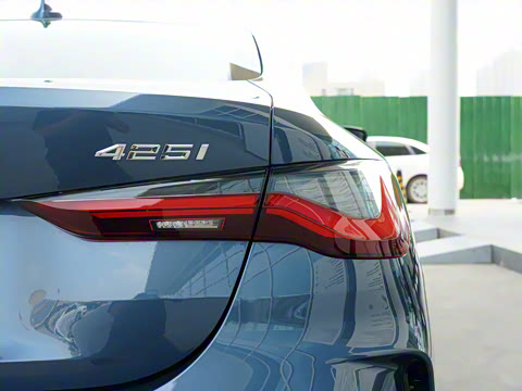 2021�� 425i M�˶���ҹ��