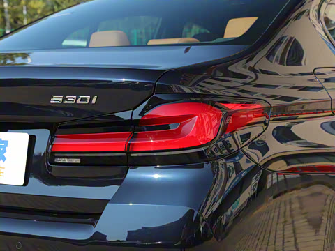 2022�� �Ŀ�� 530i M�˶���װ