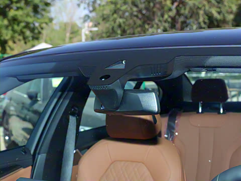 2022�� �Ŀ�� 530i M�˶���װ