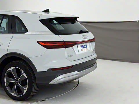 2022�� 40 e-tron ��ҫ�� ������װ