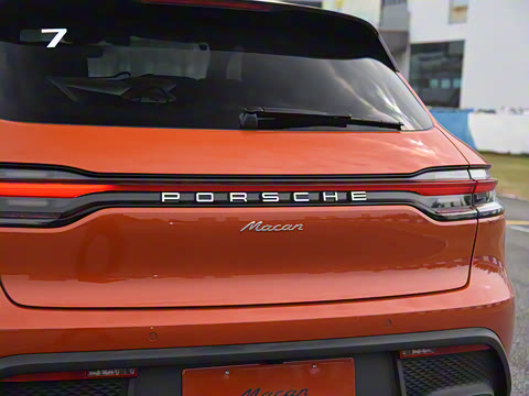 2022�� Macan 2.0T