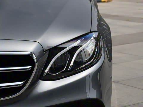 2020�� �Ŀ� E 260 �˶���