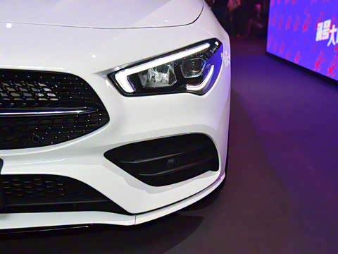 2020�� CLA 260 4MATIC ���ܳ�