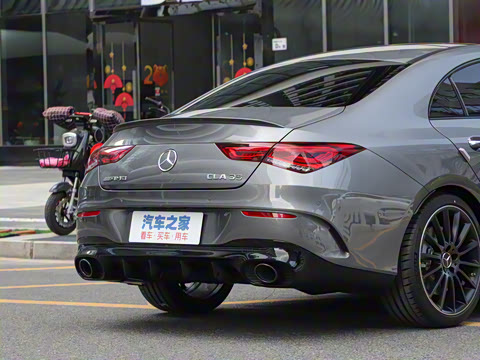 2022�� AMG CLA 35 4MATIC