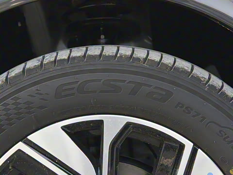 2022�� ��߸U-�� 400 Lite �������