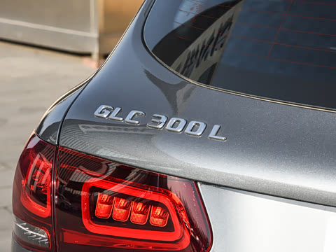 2022�� �Ŀ� GLC 300 L 4MATIC ������