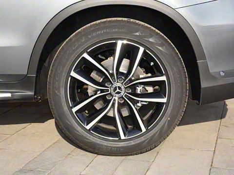 2022�� �Ŀ� GLC 300 L 4MATIC ������