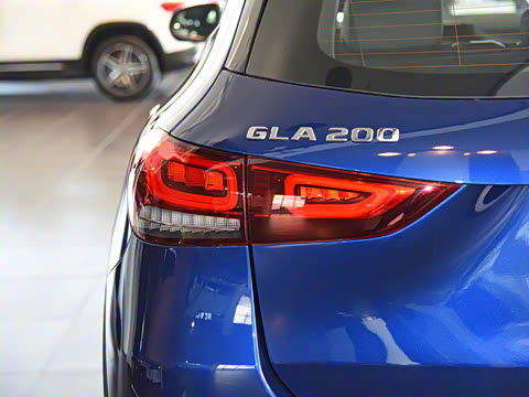 2022�� �Ŀ� GLA 200