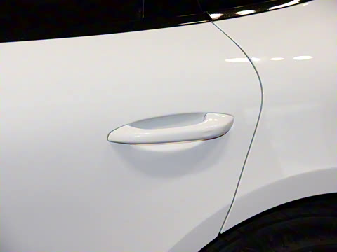 2022�� Macan 2.0T