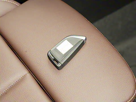 2022�� sDrive20Li ������