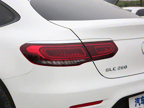 2022�� �Ŀ� GLC 260 4MATIC ����SUV