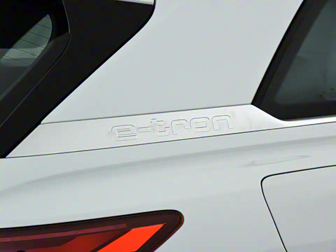 2022�� 40 e-tron ��ҫ�� ������װ