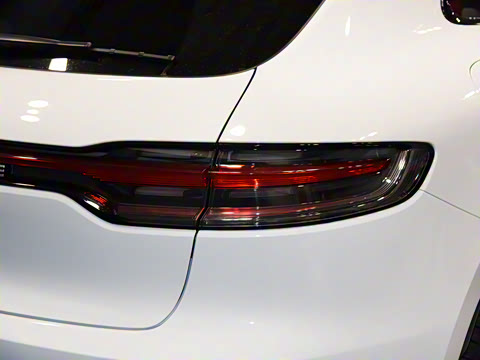 2022�� Macan 2.0T