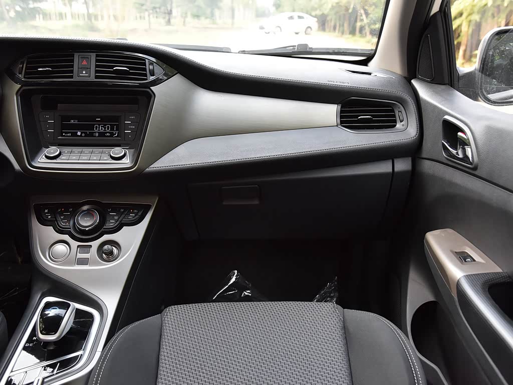 Haima E3 I Рестайлинг, Седан: фото поколения