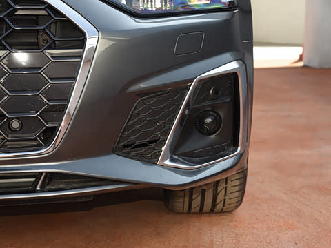 2023�� Sportback 40 TFSI quattro ����������