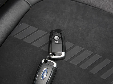 2022�� ���� EcoBoost 180 �Զ�S��