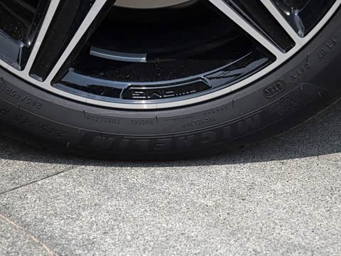 2020�� �Ŀ� E 260 �˶���