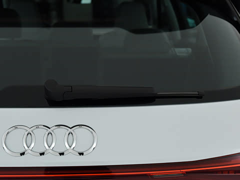 2022�� 40 e-tron ��ҫ�� ������װ