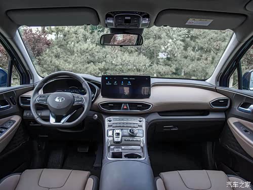 静态体验全新现代胜达阳刚造型紧追设计潮流