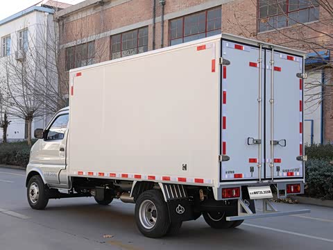 2020款 1.5l t20l国vi标准版单排厢式dam15kr