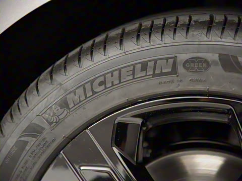 2020�� 300TGI �Զ�ˬ����Ļ�Ǽ�Supreme��