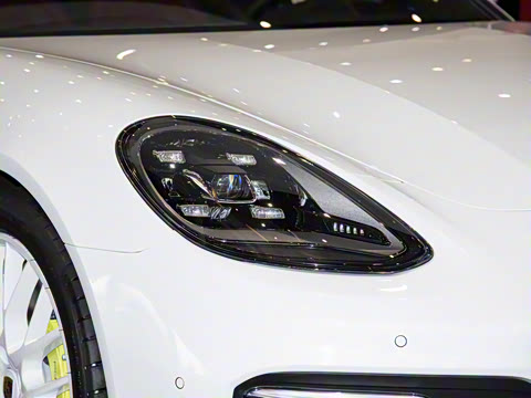 2023�� �Ŀ� Panamera 4 E-Hybrid ����� 2.9T