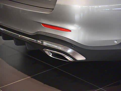 2020�� GLC 260 L 4MATIC ������