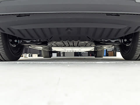 2022�� 40 e-tron ��ҫ�� ������װ